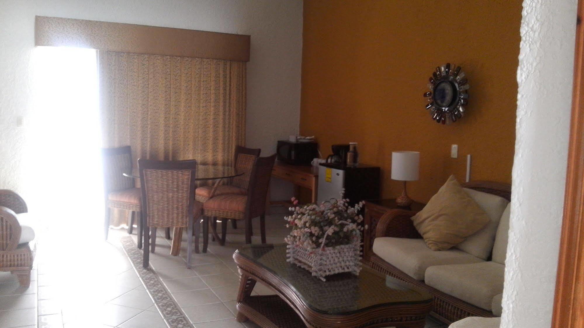 Hotel Mision Santa Maria San Quintin Екстер'єр фото
