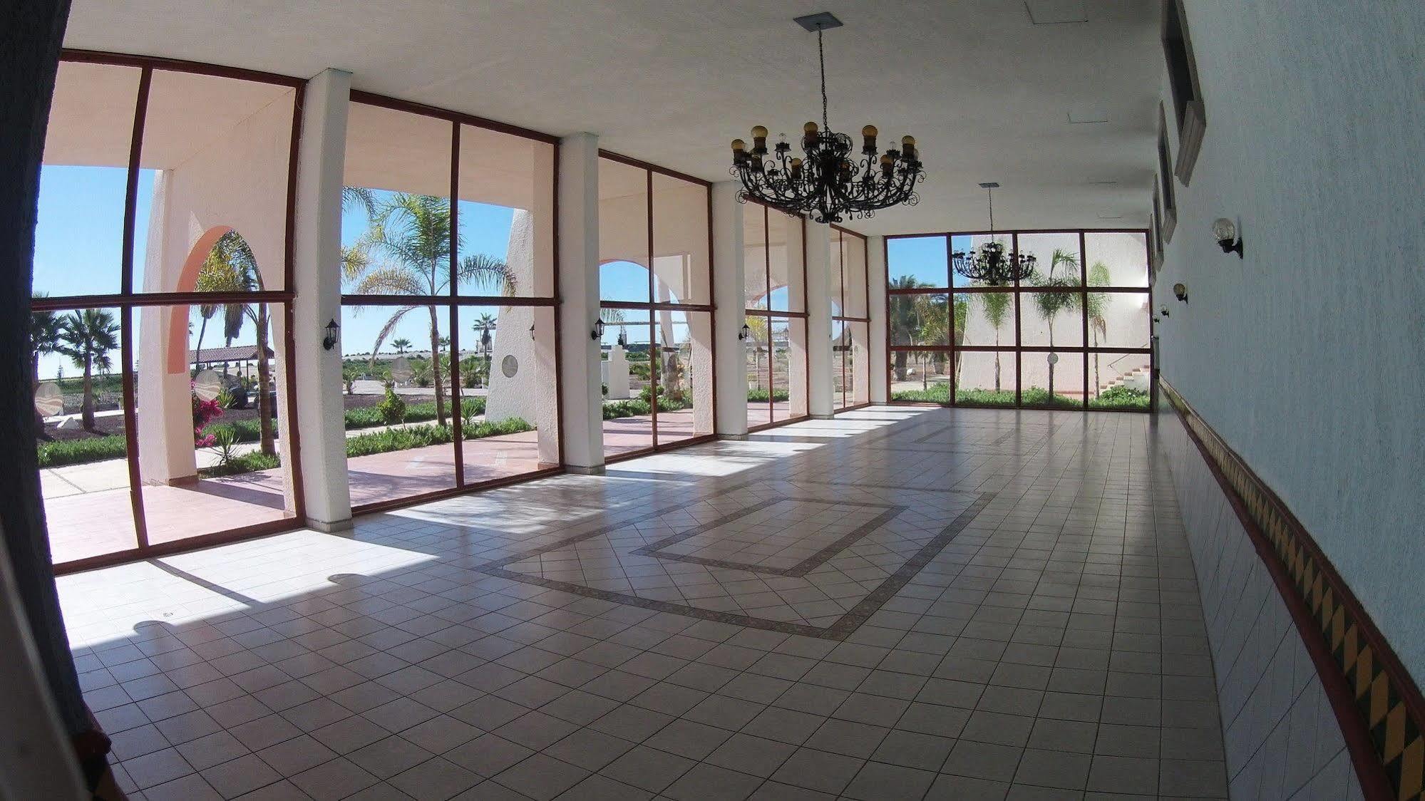 Hotel Mision Santa Maria San Quintin Екстер'єр фото